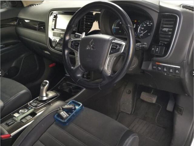 Image for 2018 Mitsubishi Outlander COMING IN THE NEW YEAR!! Stunning hybrid Plug in Jeep . 