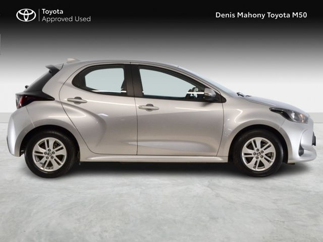 Image for 2023 Toyota Yaris Hybrid Luna Auto