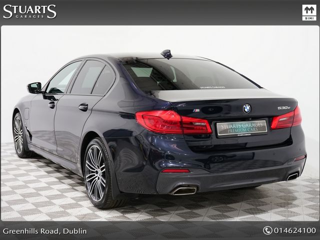 Image for 2020 BMW 5 Series **PLUS PACK AND COMFORT PACK** 530e PLUG-IN HYBRID M-SPORT: CARBON BLACK METALLIC WITH BLACK LEATHER, COMFORT ACCESS, ELECTRIC MEMORY SEATS