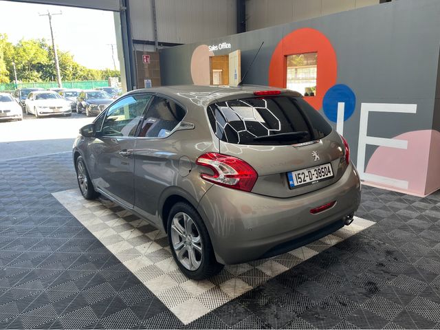 Image for 2015 Peugeot 208 208 MANUAL 1.2 PETROL /68k KMs / REVERSE CAMERA , ADAPTIVE CRUISE & MORE