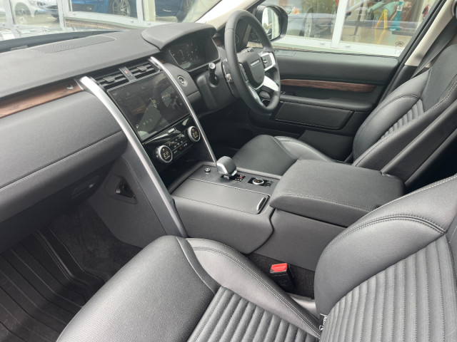 Image for 2024 Land Rover Discovery 3.0 SD6 SE Commercial*QUALITY ASSURED USED CARS*SIMI APPROVED*GREAT RATE FINANCE AVAILABLE*WELCOME TO DAVID QUIGLEY AUTOS*