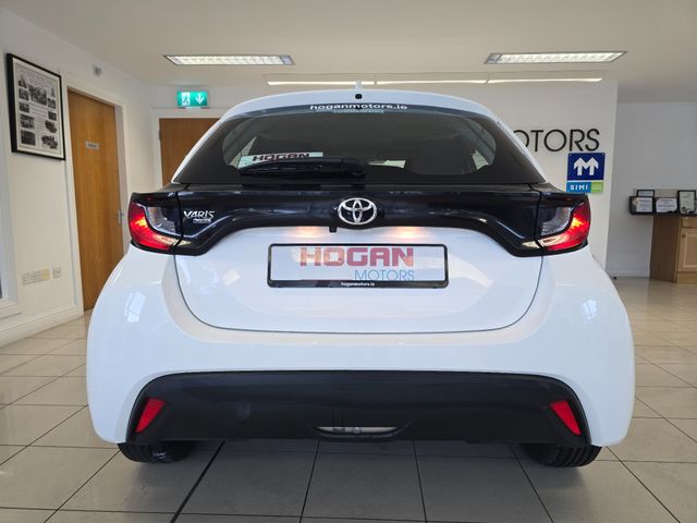 Image for 2023 Toyota Yaris 1.0 Luna 
