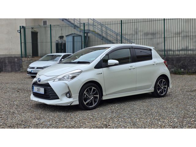 Image for 2017 Toyota Yaris Hybrid Sport 