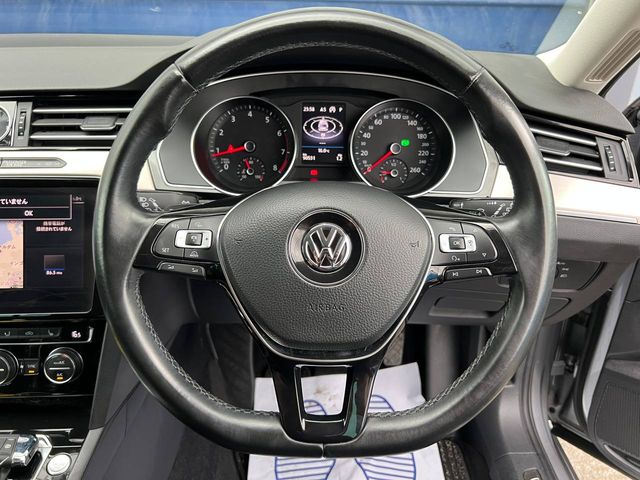 Image for 2018 Volkswagen Passat HIGHLINE VARIANT 1.4 TSI AUTO // LEATHER/ALCANTARA INTERIOR // POWERED BOOT LID // APPLE CARPLAY/ANDROID AUTO