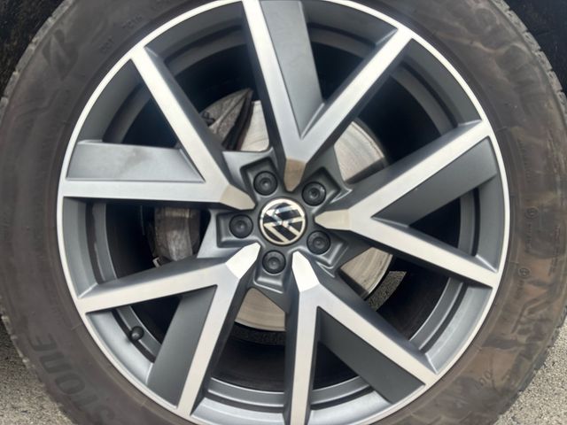 Image for 2024 Volkswagen Touareg R-LINE 3.0 TDI 4
