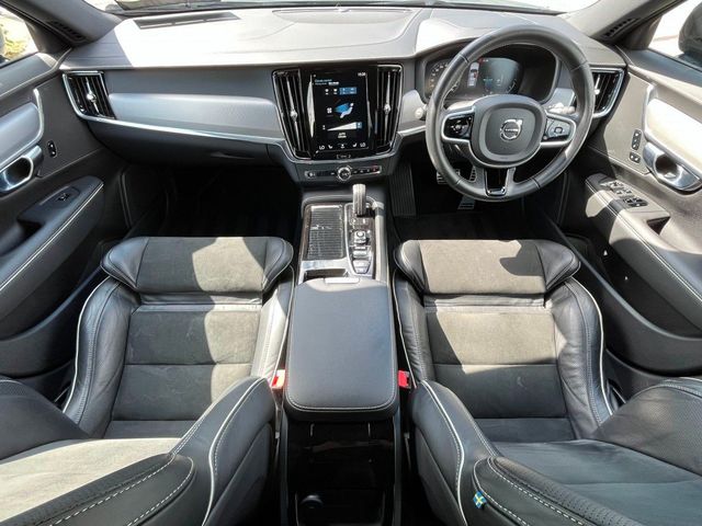 Image for 2021 Volvo V90 T6 R-DESIGN PHEV AWD