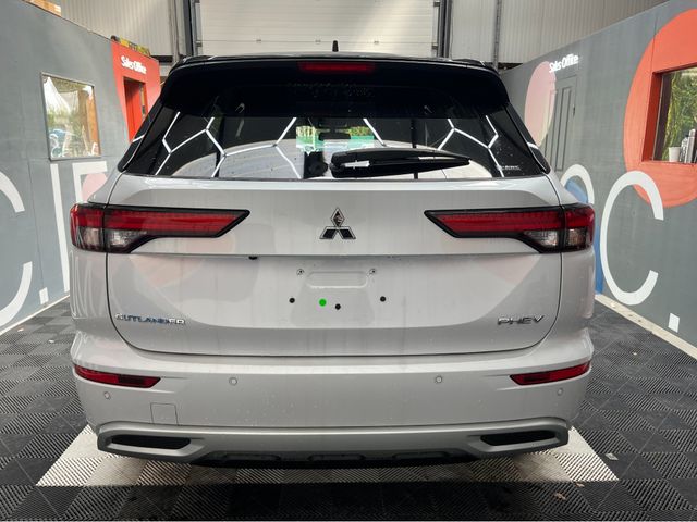 Image for 2024 Mitsubishi Outlander €45950 2024 MITSUBISHI OUTLANDER P 4WD PHEV 2.4 AUTOMATIC / CRUISE CONTROL / 360° CAMERA / ELECTRIC MEMORY & HEATED SEATS / HEATED STEERING WHEEL / PADDLE SHIFTERS / PANORAMIC SUNROOF / 7 SEATS OPT