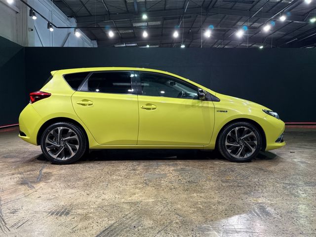 Image for 2016 Toyota Auris 1.8 HYBRID - BRICK LANE EDITION - HALF BLACK LEATHER - FACTORY ALLOYS - 2 TONE - MULTI FUNCTION STEERING WHEEL - LANE KEEP ASISST