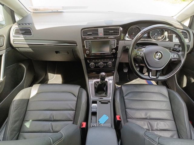 Image for 2017 Volkswagen Golf 1.6 TDI 5DR 115HP Highline M5F Leather Interior Top spec