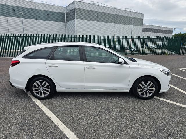 Image for 2019 Hyundai i30 I 30 ESTATE, DELUXE MODEL, PETROL, LOW MILEAGE, FINANCE, WARRANTY, 5 STAR REVIEWS