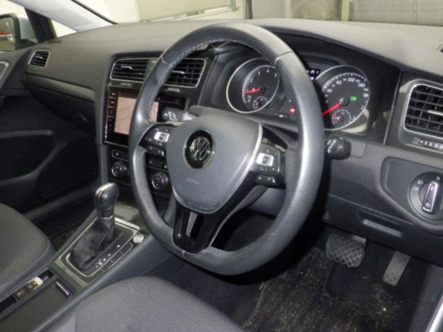 Image for 2017 Volkswagen Golf 1.2 Estate Petrol Auto