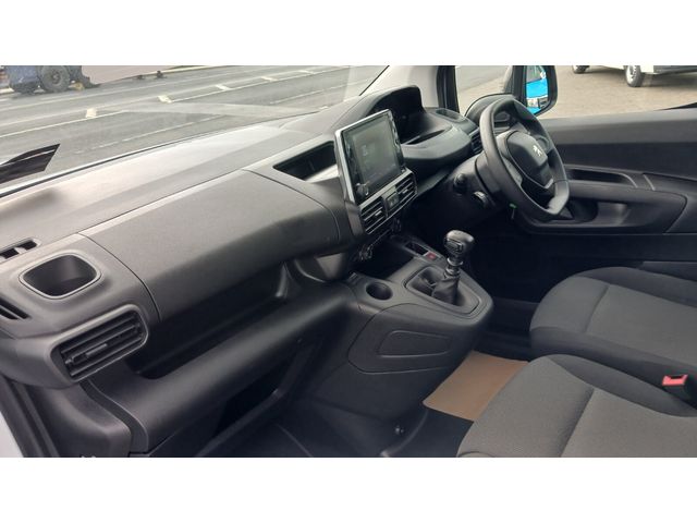 Image for 2023 Peugeot Partner 