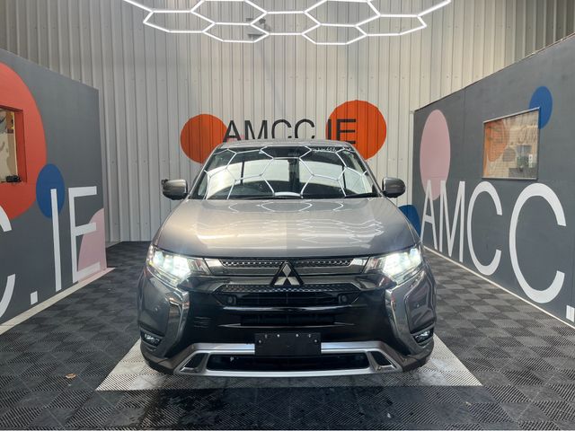 Image for 2020 Mitsubishi Outlander OUTLANDER 2.4 HYBRID / 59k KMs / HEATED SEATS & WHEEL , REVERSE CAMERA , ADAPTIVE CRUISE & MORE