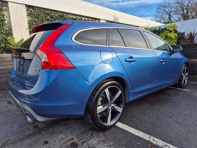 Image for 2017 Volvo V60 2.0 D4 / R-DESIGN WITH SUNROOF / TOP SPORT SPEC / TAX €270 (172 REG)