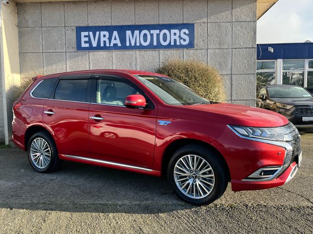 Image for 2019 Mitsubishi Outlander G 4WD AUTOMATIC PETROL PLUG IN HYBRID 2.4 PETROL //REVERSE CAMERA//KEYLESS ENTRY//HEATED HALF LEATHER SEATS//ADAPTIVE CRUISE CONTROL//