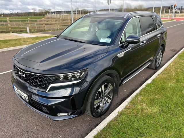 Image for 2024 Kia Sorento K4 2.2D 5 Dual Zone Climate Control, Electric Mirrors, Electric Seats, Reversing Camera, Leather Upholstery, Fog Lamps 2 years aa membership 6 year warranty