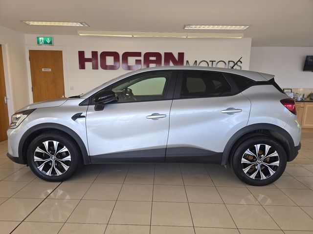 Image for 2024 Renault Captur Evolution Petrol New Model