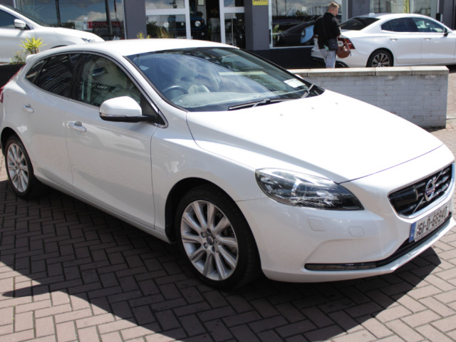 Image for 2016 Volvo V40 T3 R-DESIGN 1.5 5DR AUTO ESTATE 