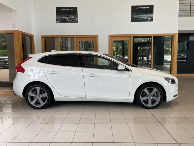 Image for 2013 Volvo V40 T4 180HP SE LUX Auto