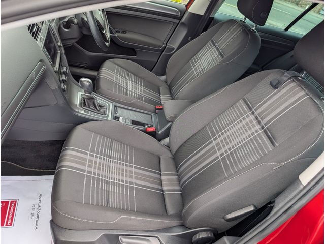 Image for 2016 Volkswagen Golf 1.2 TSI AUTO LOUNGE ESTATE // 6 MONTH WARRANTY //