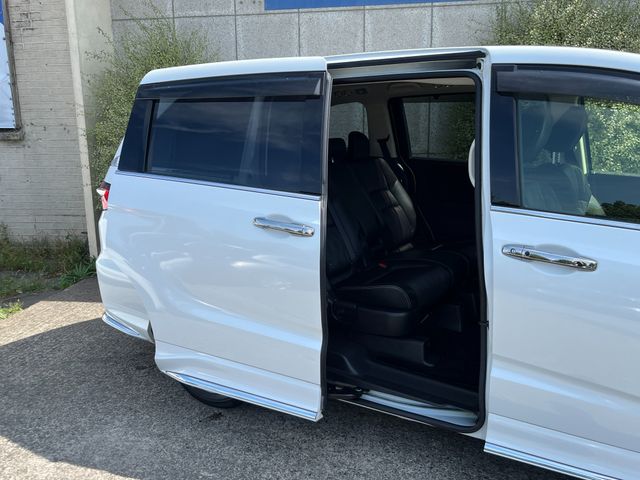 Image for 2018 Honda Odyssey ABSOLUTE 8 SEATER AUTOMATIC HYBRID 2.0 PETROL //LOW MILES//HALF LEATHER SEATS//REVERSE CAMERA//KEYLESS ENTRY//ADAPTIVE CRUISE CONTROL//