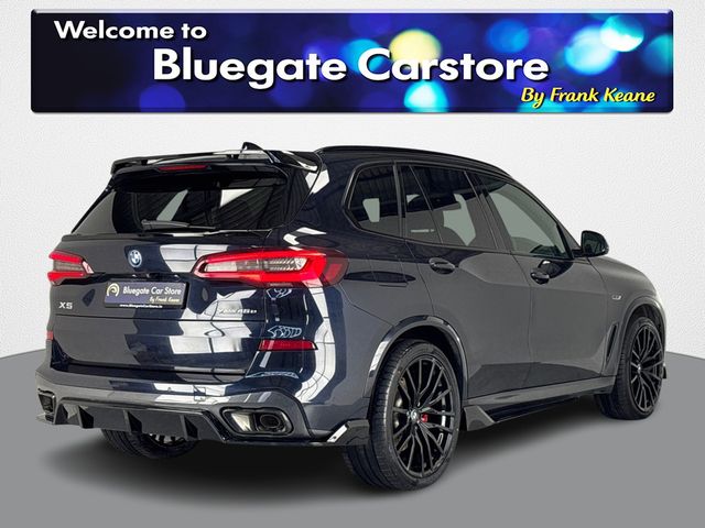 Image for 2023 BMW X5 G05 XDRIVE 45E M SPORT PHEV A UPGRADED 22"ALLOYS WITH BODY KIT**HEATED ELECTRIC MEMORY SEATS**WIRELESS PHONE CHARGER**BLACK LEATHER INTERIOR**REVERSE CAMERA**HARMON KARDON**HEADS UP DISPLAY**