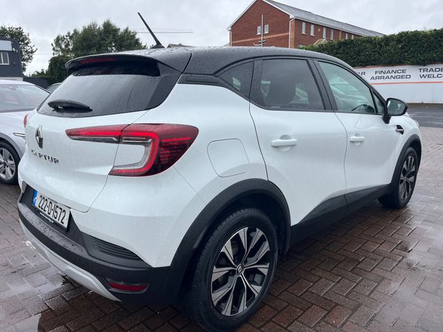 Image for 2022 Renault Captur 1.0lt petrol 5DR