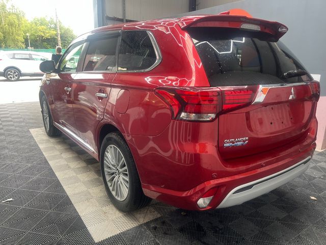 Image for 2019 Mitsubishi Outlander 2019 MITSUBISHI OUTLANDER 4WD PHEV G 2.4 HYBRID / 79k KMs / ELETRIC AND HEATED SEATS /REVERSE CAMERA / ADAPTIVE CRUISE & MORE