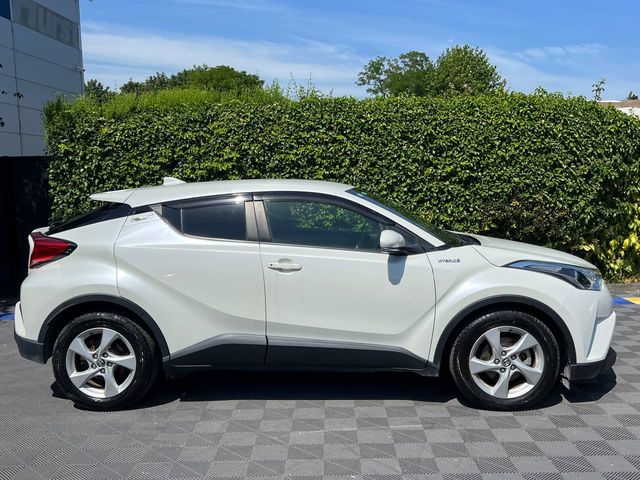 Image for 2019 Toyota C-HR 1.8 HYBRID AUTO // REVERSE CAMERA // ADAPTIVE CRUISE CONTROL // 17" ALLOYS 