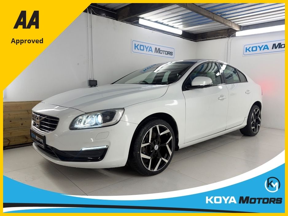 Image for 2017 Volvo S60 2.0 D4 DYNAMIC PRO 190 BHP DIESEL AUTOMATIC // FULL HEATED LEATHER // REVERSING CAMERA // CRUISE CONTROL // LANE ASSIST // COLLISION WARNING SYSTEM // UPGRADED SPORT ALLOYS