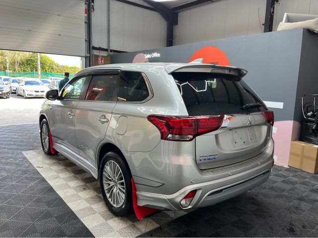 Image for 2019 Mitsubishi Outlander €19950 2019 MITSUBISHI OUTLANDER G PHEV 2.5 AUTOMATIC / CRUISE CONTROL / 360° CAMERA / ELECTRIC MEMORY & HEATED SEATS / PADDLE SHIFTERS / 7 SEATS OPTION / HEATED STEERING WHEEL AND MORE