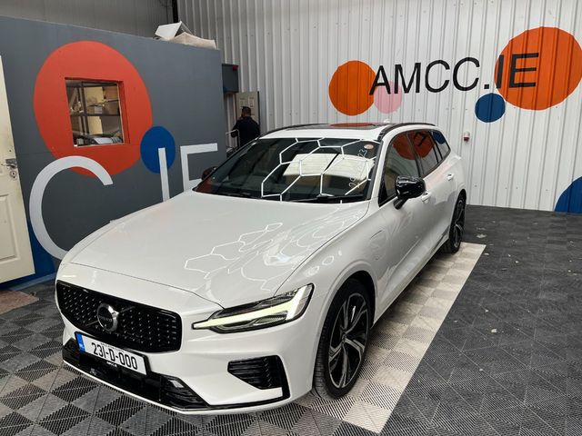 Image for 2023 Volvo V60 2023 VOLVO V60 T6 PLUG-IN 2.0 AUTOMATIC / CRUISE CONTROL / PARKING CAMERA / ELECTRIC MEMORY & HEATED SEATS / HEATED STEERING WHEEL / APPLE CARPLAY / PANORAMIC SUNROOF AND MORE