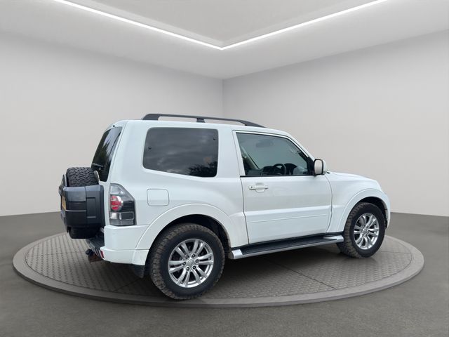 Image for 2016 Mitsubishi Shogun DI-D SG2