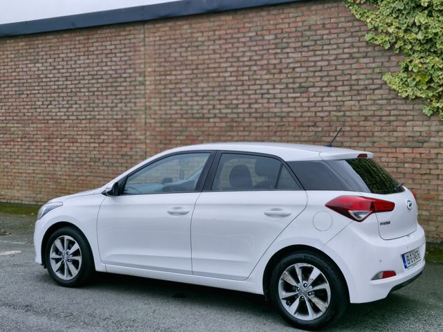 Image for 2015 Hyundai i20 Deluxe 