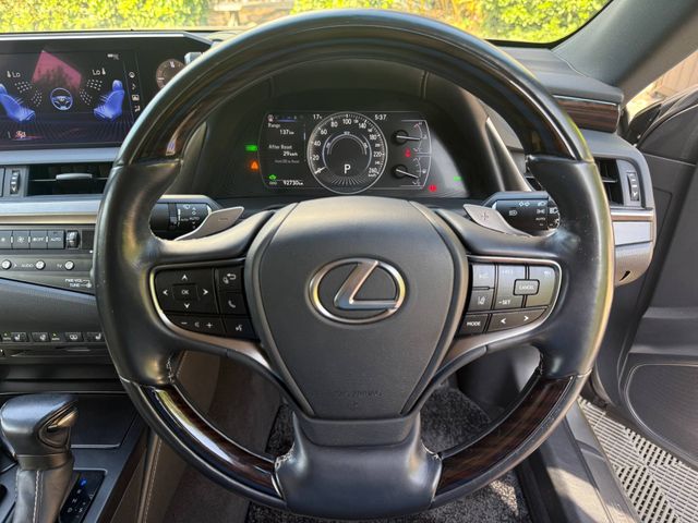 Image for 2020 Lexus ES 300h ES300H LUXURY 2.5 HYBRID AUTO ** HUGE SPEC ** // HEATED COOLED LEATHER SEATS // FULL SERVICE HISTORY // OPENING SUNROOF 