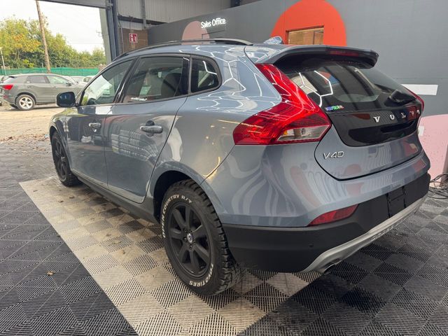 Image for 2016 Volvo V40 2016 VOLVO V40 CROSS COUNTRY D4 KINETIC AUTOMATIC 2.0/ PARKING CAMERA/ CRUISE CONTROL