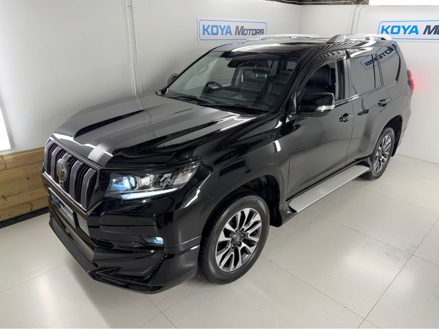 Image for 2022 Toyota Landcruiser 2.8 D-4D TZG BLACK EDITION AUTOMATIC 7 SEATER // MASSIVE SPEC FULLY LOADED // AIR SUSPENSION // PANORAMIC ROOF // HEATED/COOLED BLACK LEATHER // UPGRADED SPORT ALLOYS // STUNNING JEEP THROUGHOUT