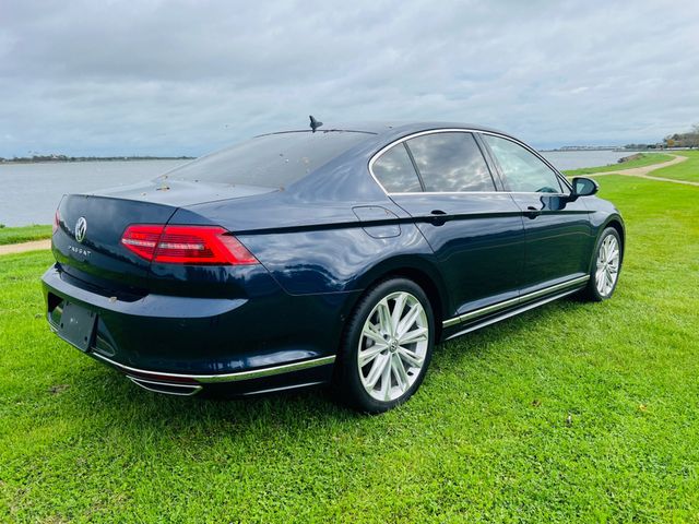 Image for 2017 Volkswagen Passat 2.0 TSI//FINANCE AVAILABLE//R-LINE