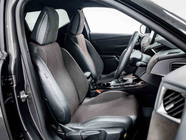 Image for 2022 DS Automobiles DS 3 Crossback Performance Line 1.2 Petrol 100HP