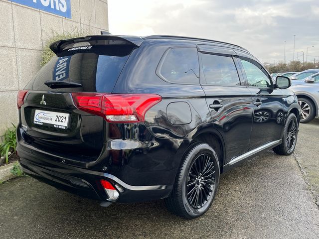 Image for 2021 Mitsubishi Outlander 4WD BLACK EDITION PLUG IN HYBRID 2.4 PETROL //HALF LEATHER HEATED SEATS AND STEERING WHEEL//REVERSE CAMERA//KEYLESS ENTRY//ADAPTIVE CRUISE CONTROL//