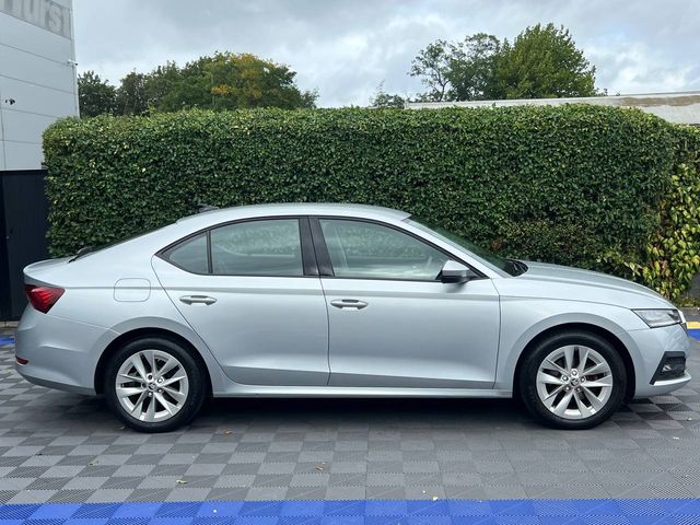 Image for 2022 Skoda Octavia AMBITION 2.0 TDI // CRUISE CONTROL // DUAL ZONE CLIMATE CONTROL // REVERSE CAMERA