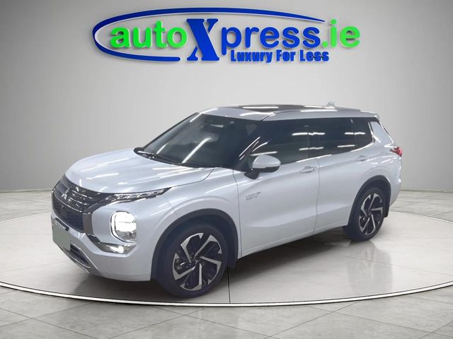 Image for 2023 Mitsubishi Outlander PHEV 4WD, Low mileage, Reversing camera