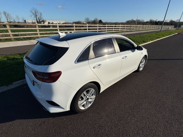 Image for 2021 Kia Ceed 1.6D Alloys Air Con Bluetooth, **warranty till 2028** Air Conditioning, Touch Screen Infotainment System, Rear Parking Sensors, Reversing Camera