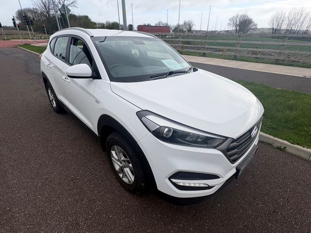 Image for 2018 Hyundai Tucson 1.7D Sport 5DR, Multi-Function Steering Wheel, Lane Departure Warning, Reversing Camera, Daytime Running Lights, 
