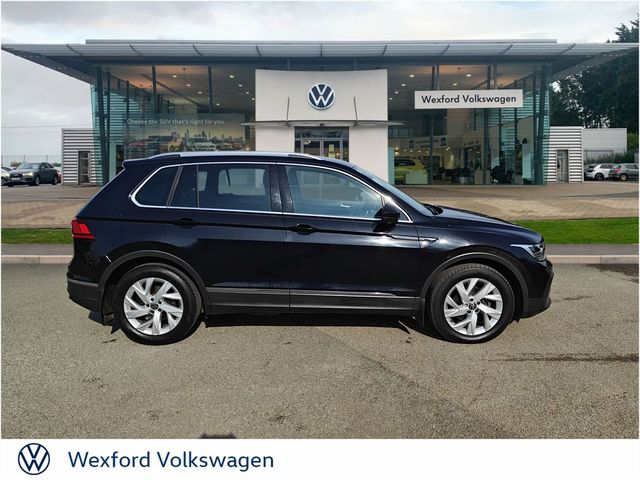 Image for 2022 Volkswagen Tiguan LIFE 2.0TDI 122HP MANUAL