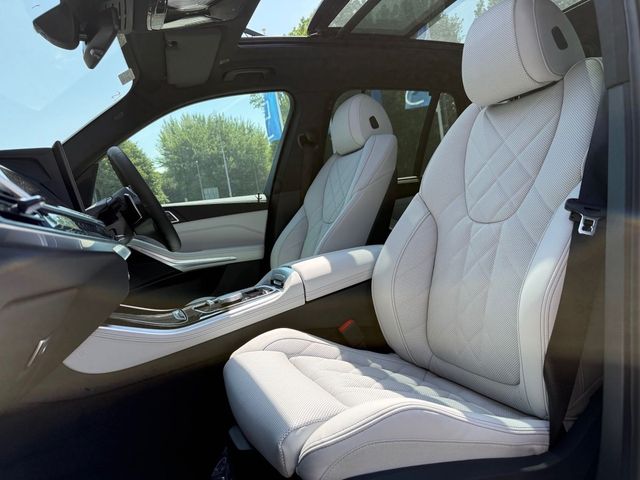 Image for 2026 BMW X5 xDrive50e M Sport Sunroof