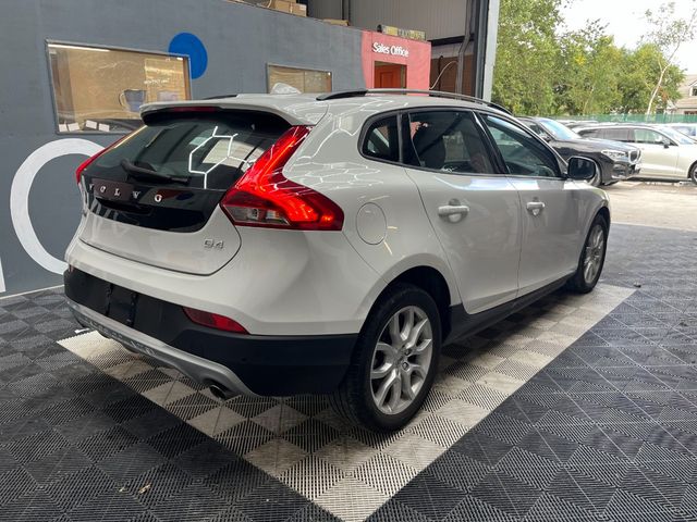 Image for 2017 Volvo V40 Cross Country 2017 VOLVO V40 CROSS COUNTRY D4 MOMENTUM 2.0 AUTOMATIC / CRUISE CONTROL / PARKING CAMERA / ELECTRIC MEMORY & HEATED SEATS / PADDLE SHIFTERS AND MORE