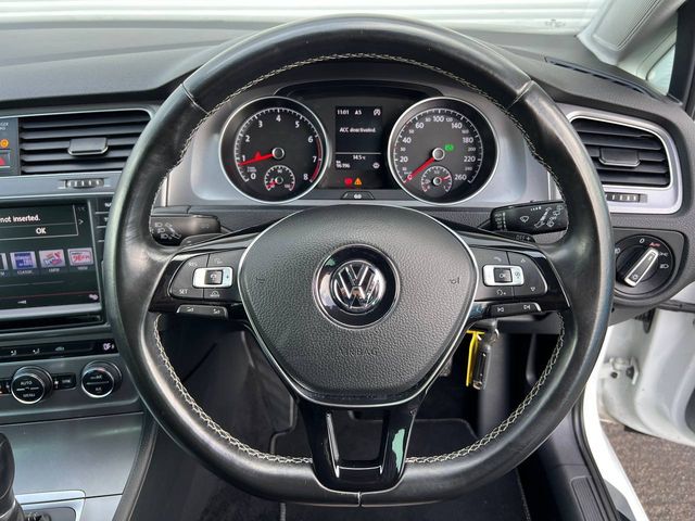 Image for 2015 Volkswagen Golf R-LINE PACK 1.2 TSI // NEW 19" DIAMOND CUT ALLOYS // REVERSE CAMERA // DUAL ZONE CLIMATE CONTROL