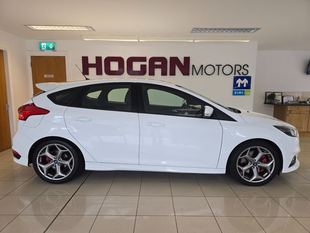 Image for 2016 Ford Focus ST2 2.0 250PS 5DR H/B