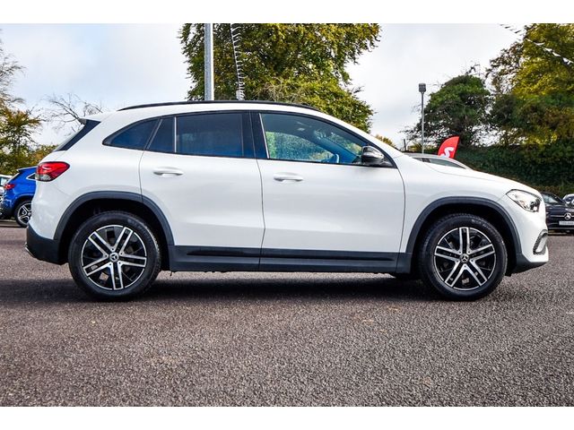 Image for 2021 Mercedes-Benz GLA Class 200d Auto Progressive Night Pack